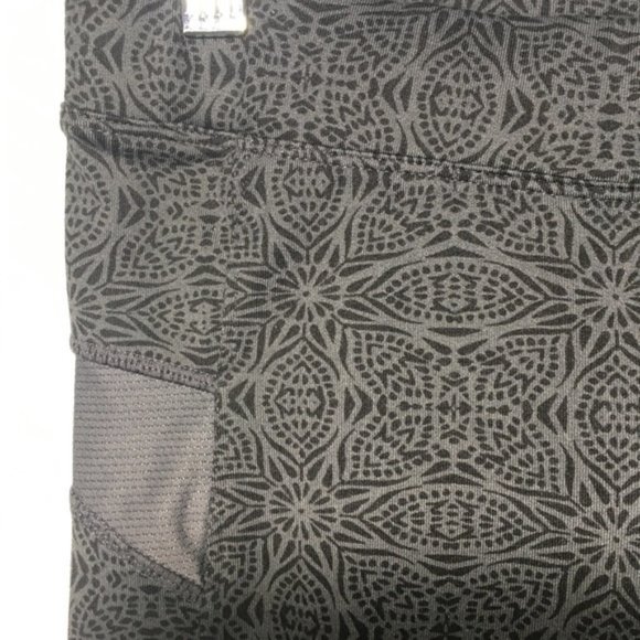 Athleta Gray Black Print Capri (Cropped) Size Small #237 - Picture 2 of 5